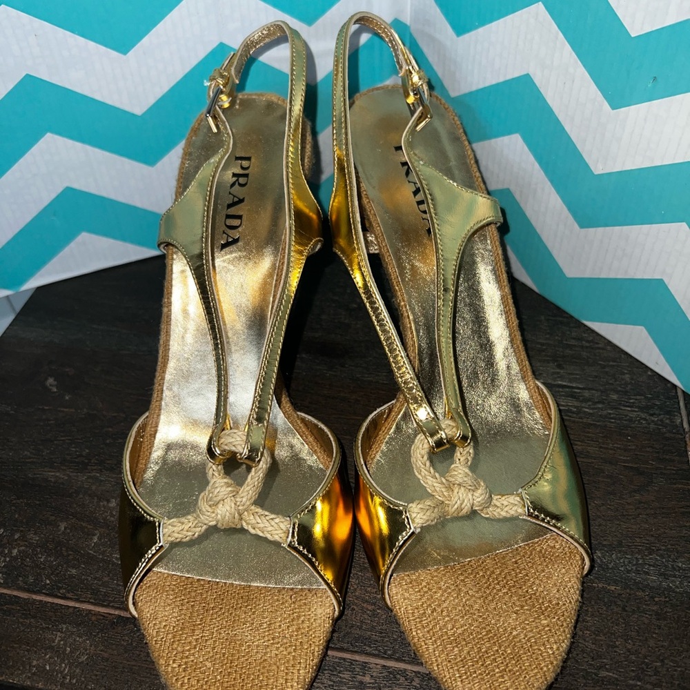 Prada Metallic Gold Straw Raffia Wedge Sandals Women's Size EU 39 - Picture 3 of 8